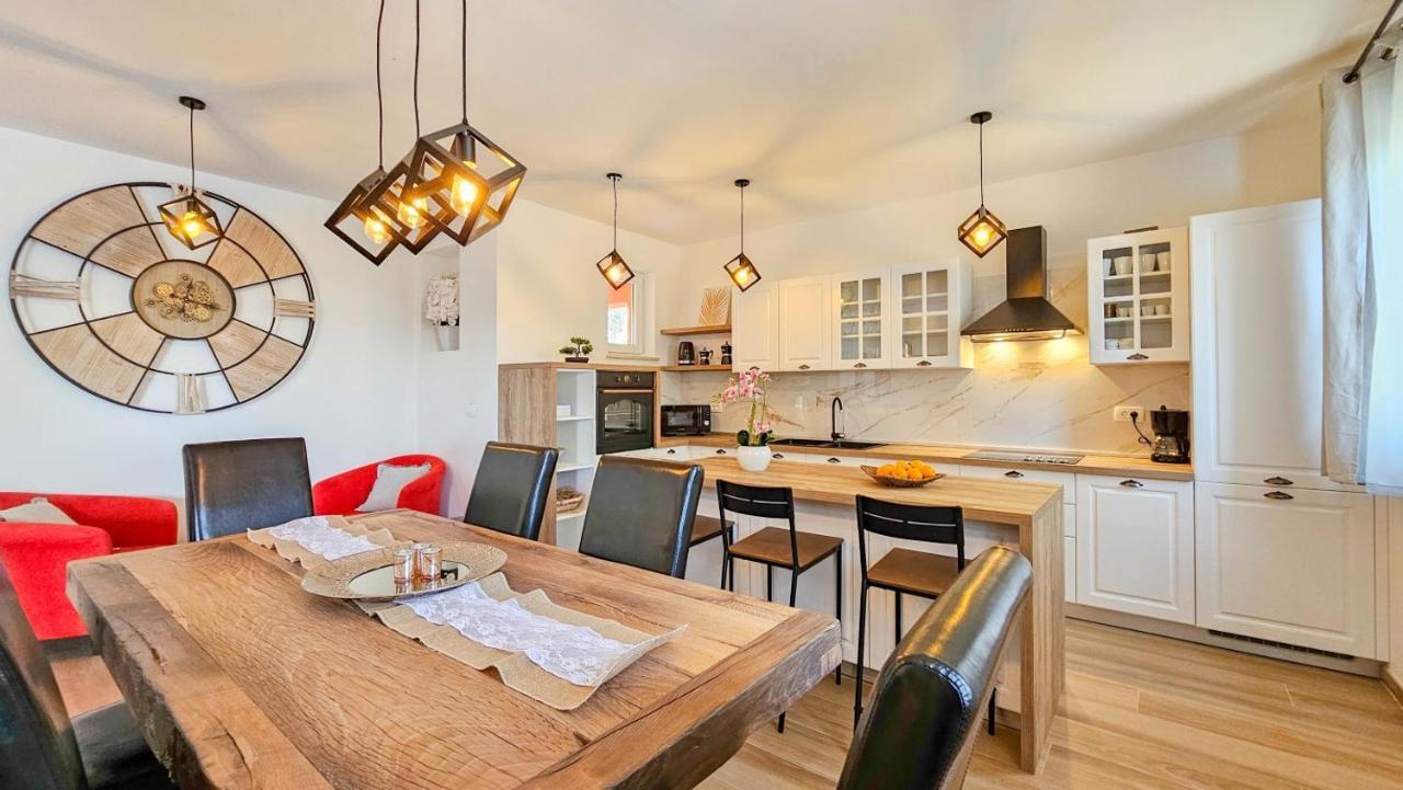 Casa Gojtan Villa Karigador Exteriör bild
